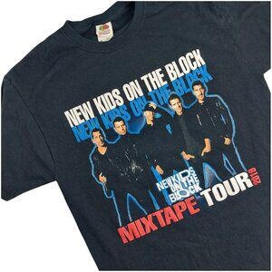 2019 New Kids On The Block Mixtape Tour T-Shirt Medium